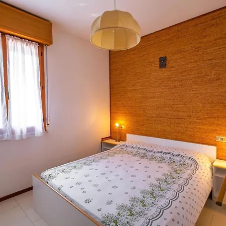 In Mit Grossem Balkon Daire Lido delle Nazioni
