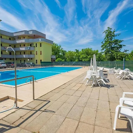 Apartment In Mit Grossem Balkon Lido delle Nazioni