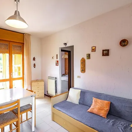 In Mit Grossem Balkon