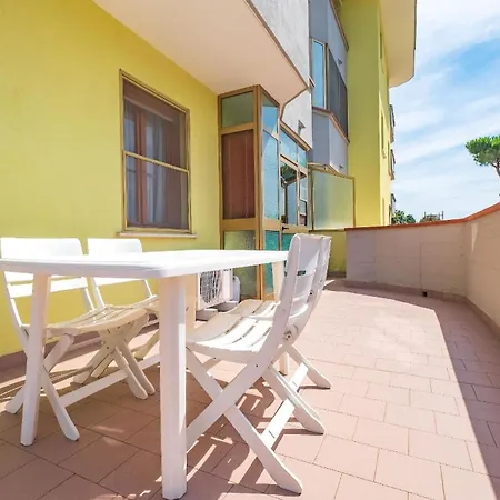 In Mit Grossem Balkon *